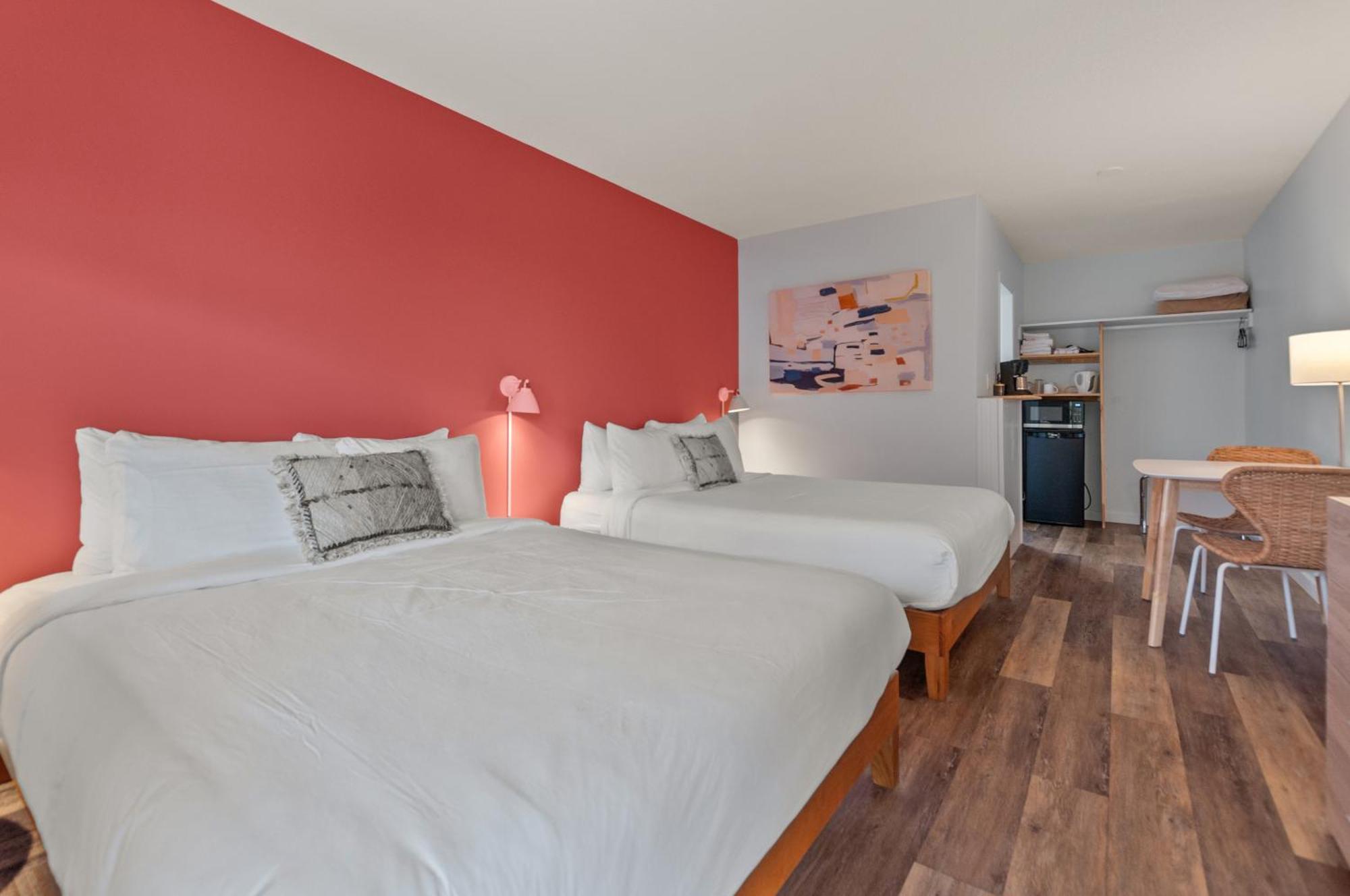 Okanagan Lakefront Resort Penticton Bagian luar foto