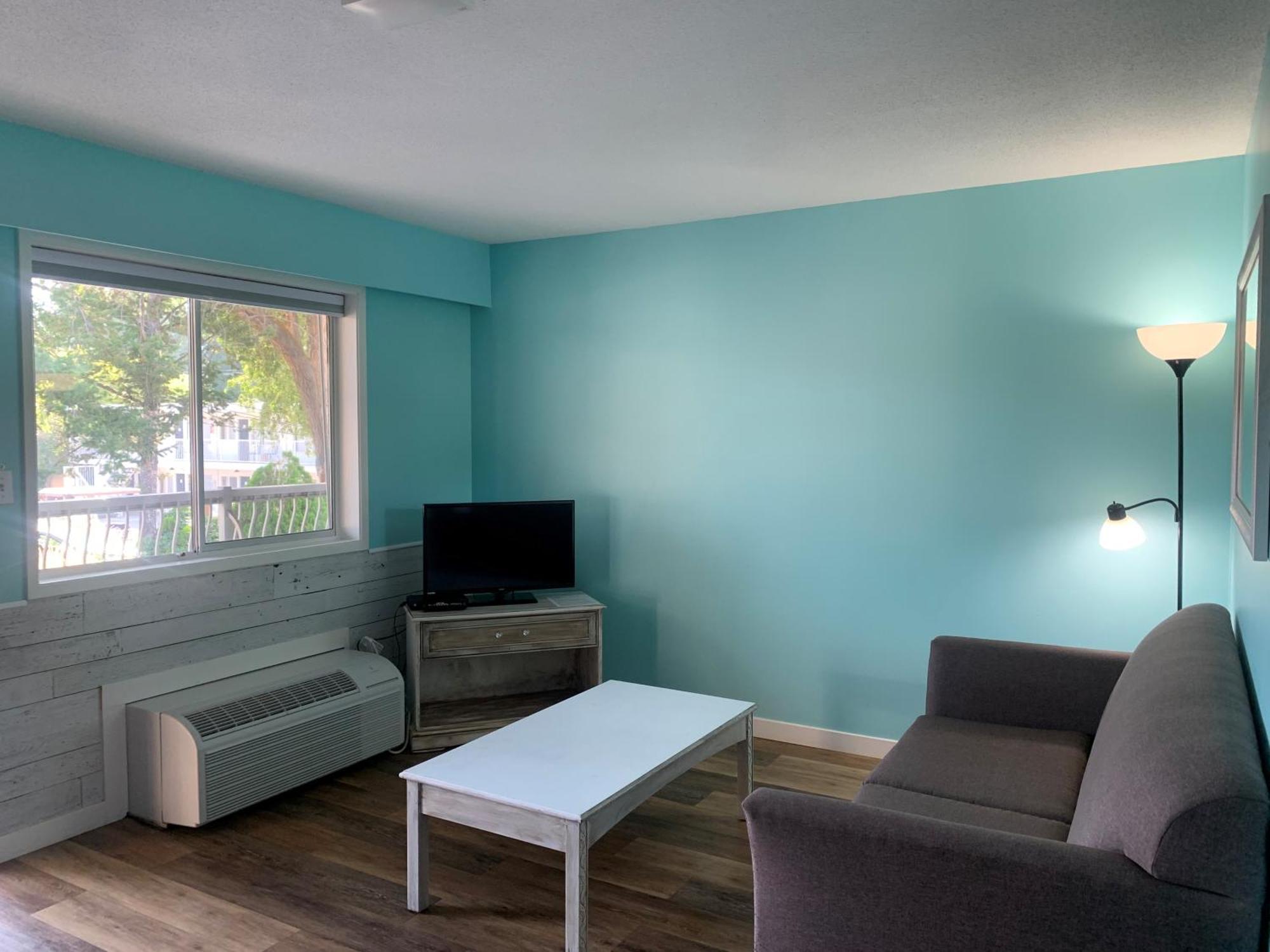 Okanagan Lakefront Resort Penticton Bagian luar foto